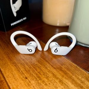 Like new, Powerbeats Pro!